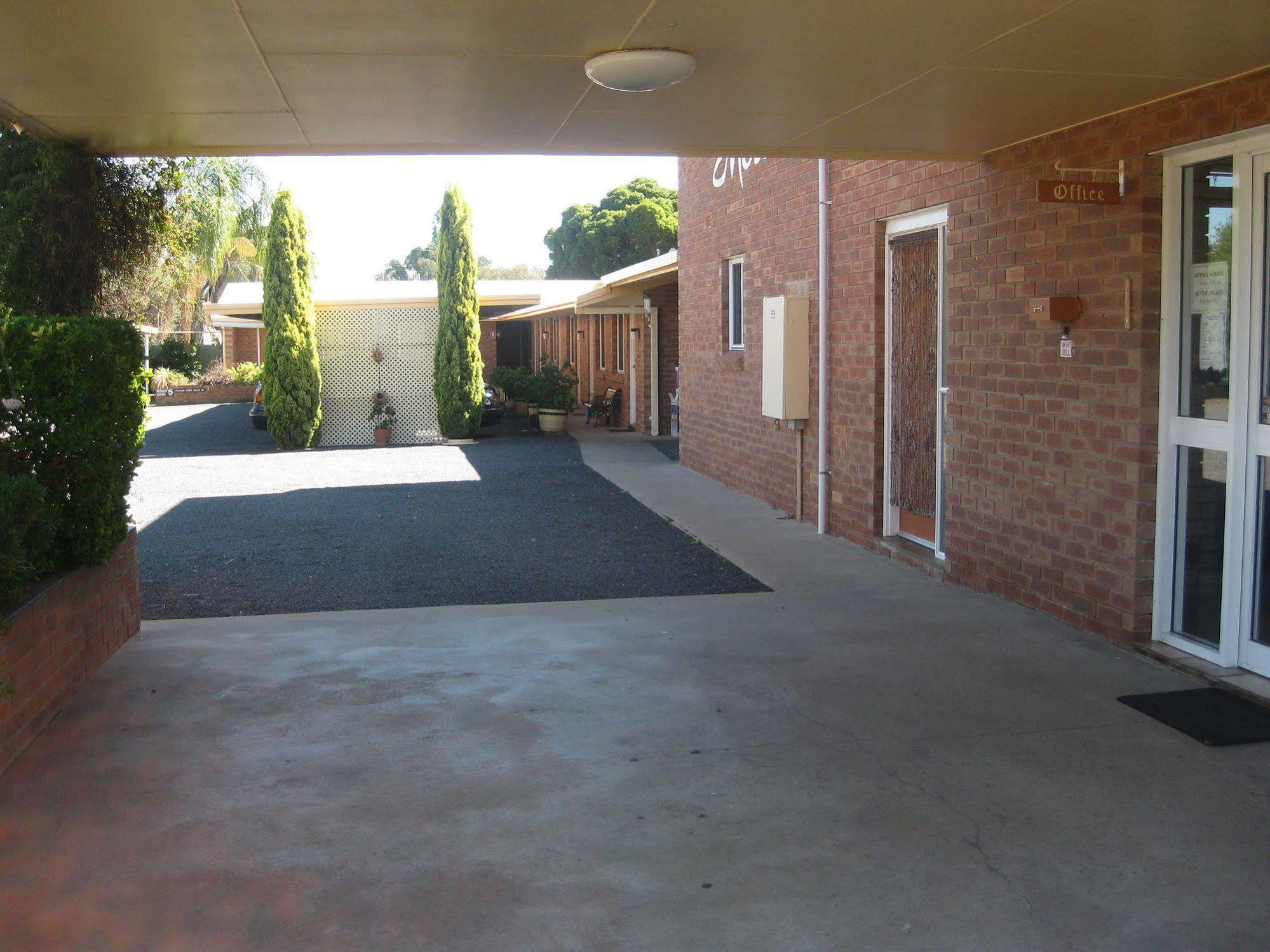 Alfa Motel Gilgandra Kültér fotó